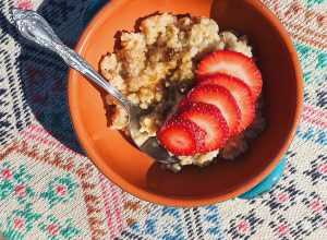 Mexican oatmeal with strawberries